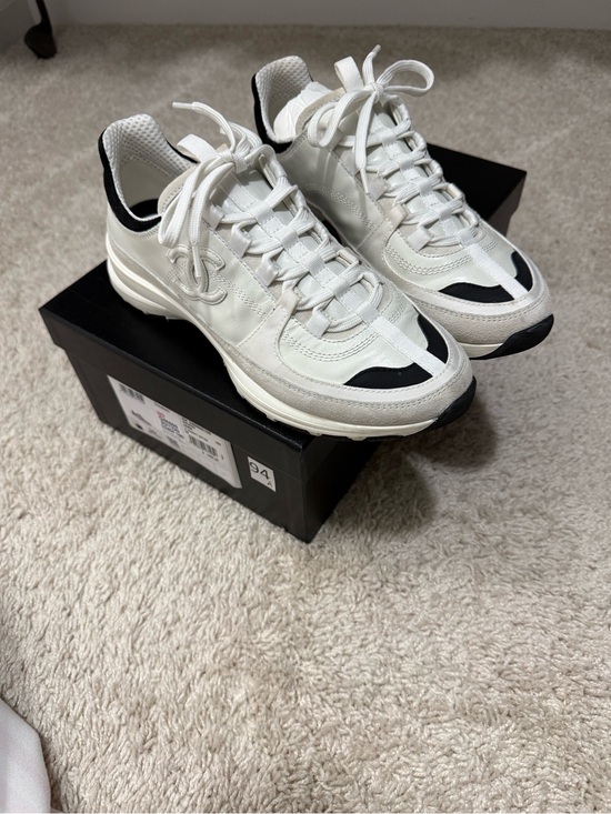 Athletic_Shoes